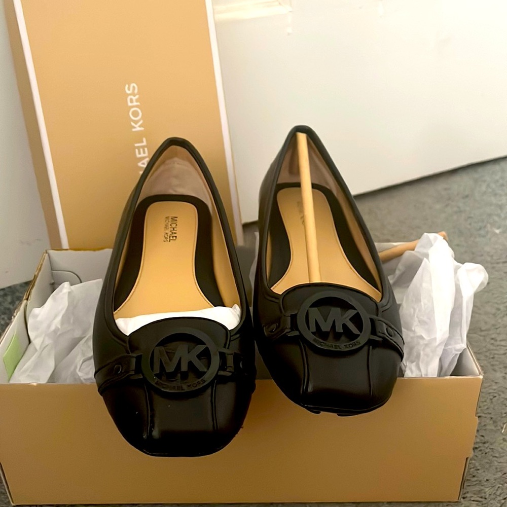 NEW! MICHAEL Michael Kors Lillie Moccasins, BLACK PATENT LEATHER, Size 7.5